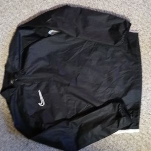 Nike Youth Shield wAter Resistant pullover M